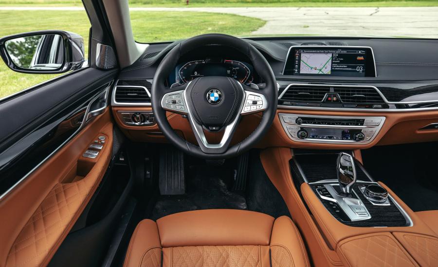 Торпедо BMW 750i xDrive (G11) 2019 года  (NA) (фото 33 из 40)